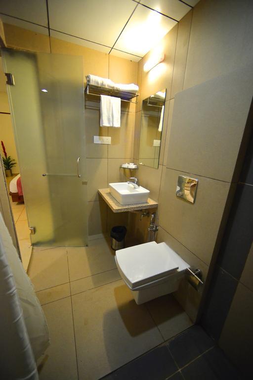 The Grand Imperial Hotel Morbi Екстериор снимка